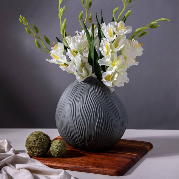 Bloom Porcelain Vase - Grey
