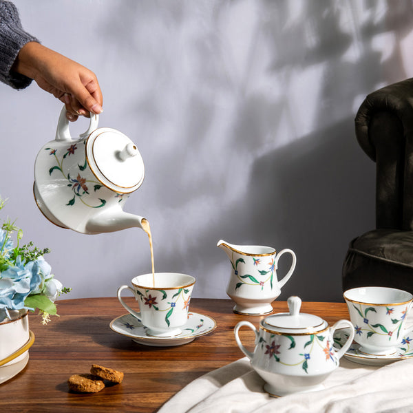 Bountiful Garden 17-piece Porcelain Tea Set