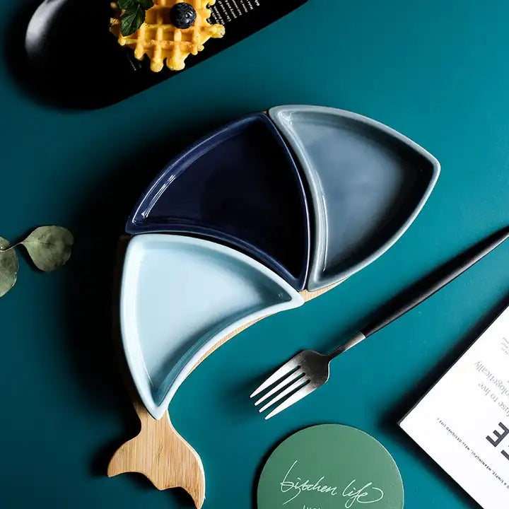 Merlin Serving Platter with Wooden Base - Blue