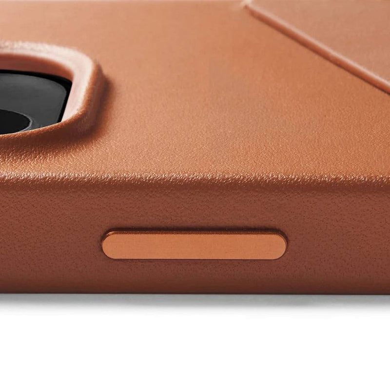 Mujjo Full Leather Wallet Case for iPhone 15 - Light Tan