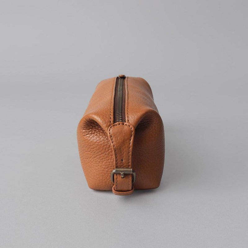 Outback Tokyo Leather Toilet Bag - Tan - Modern Quests