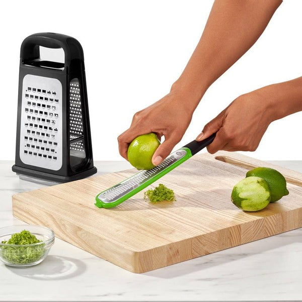 https://www.modernquests.com/cdn/shop/files/oxo-etched-box-grater-with-removable-zester-2_600x.jpg?v=1690055583