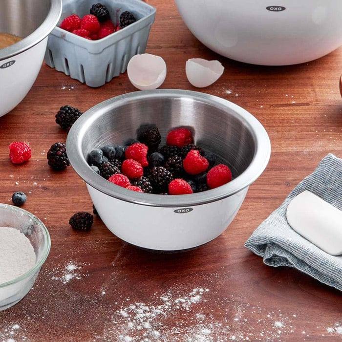 https://www.modernquests.com/cdn/shop/files/oxo-stainless-steel-mixing-bowl-small-white-3.jpg?v=1690059835