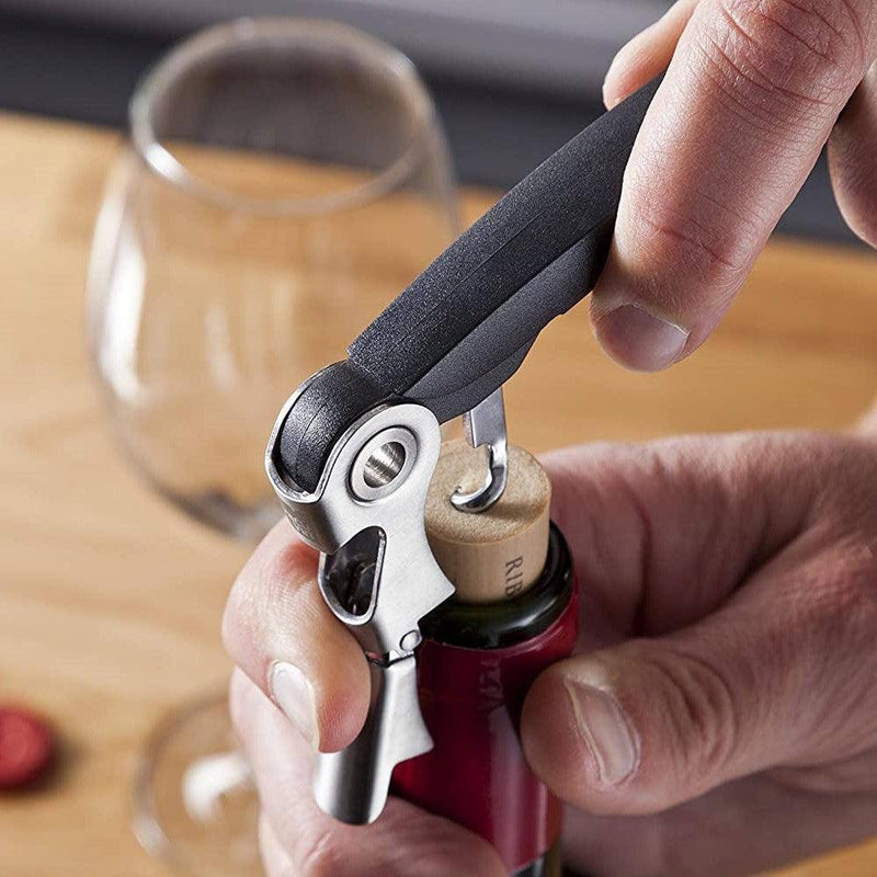 Vacu Vin Wine Essentials Gift Set in Black - Wine Saver Pump, 2 x Vacuum  Bottle Stoppers, Wine Cooler, Waiter's CorkScrew, Wine Server Crystal